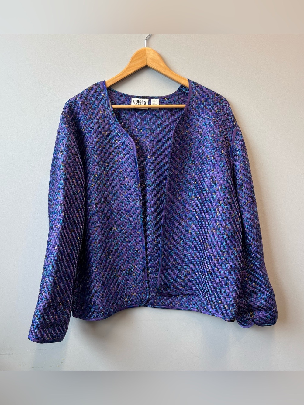 Chicos design women’s 100% silk purple weaved jacket size 2 Large Artsy